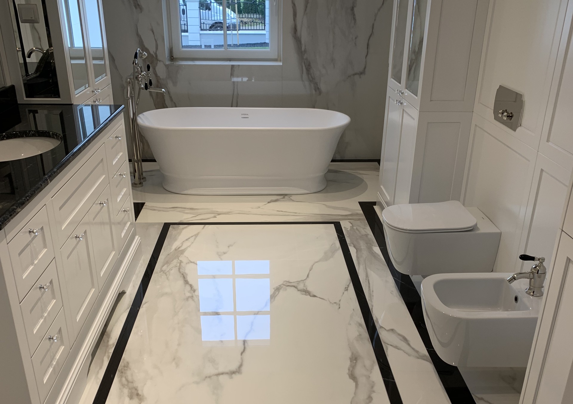 Schody wewnętrzne z kamienia naturalnego